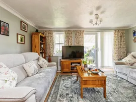 Ellis Close, Hastings thumb 3