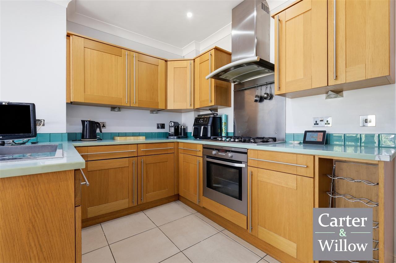 Standfield Road, Dagenham, Essex Image 8