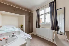 Holden Crescent, Newark