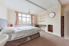 Holden Crescent, Newark