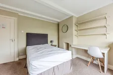 Holden Crescent, Newark