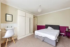 Holden Crescent, Newark