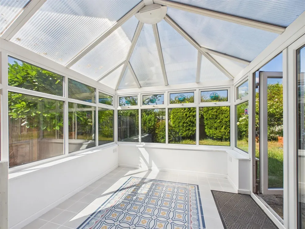 Property carousel item 4