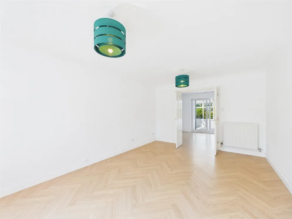 Property carousel item 12