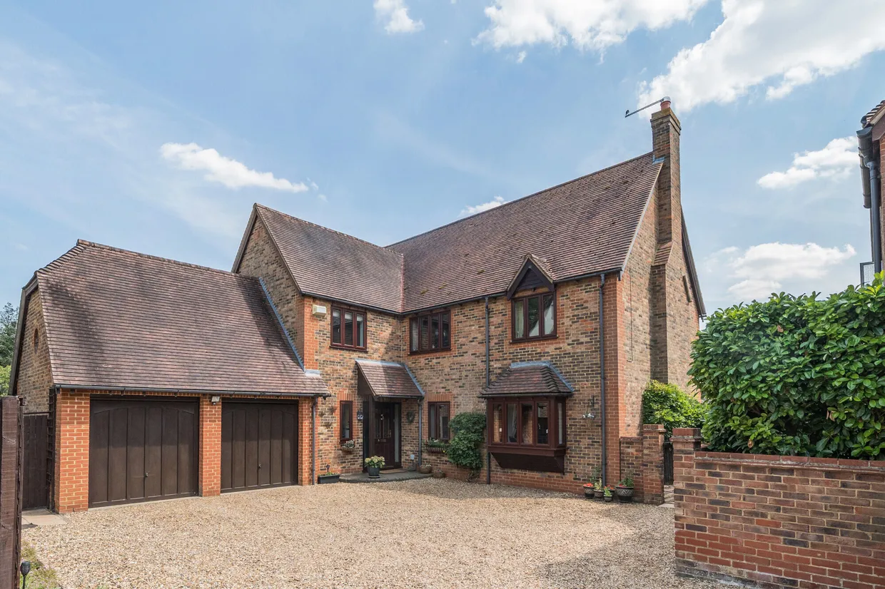 St. Andrews Close, Wraysbury, TW19 photo 1