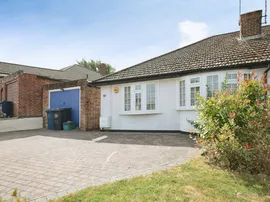 Nalders Road, Chesham thumb 3