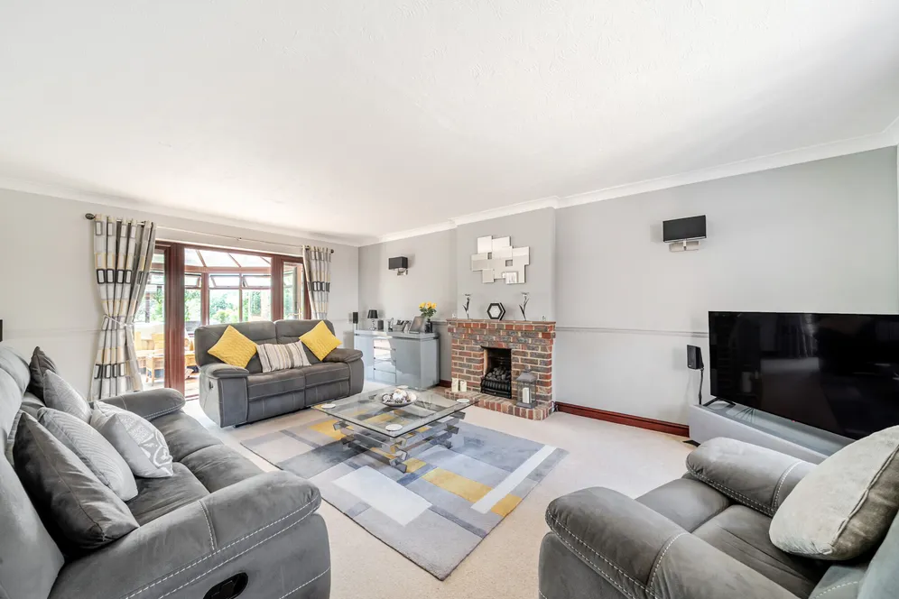 St. Andrews Close, Wraysbury, TW19 photo 5