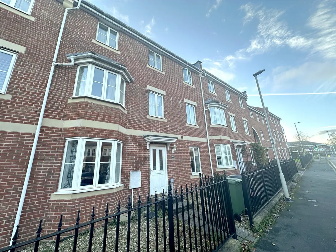 https://mr0.homeflow-assets.co.uk/files/photo/image/47868/9645/_x_/OCL150133_23.jpg