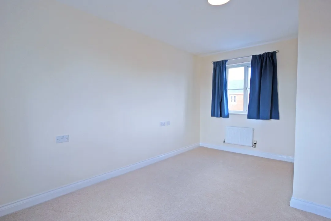 https://mr0.homeflow-assets.co.uk/files/photo/image/47868/9653/_x_/OCL150133_26.jpg