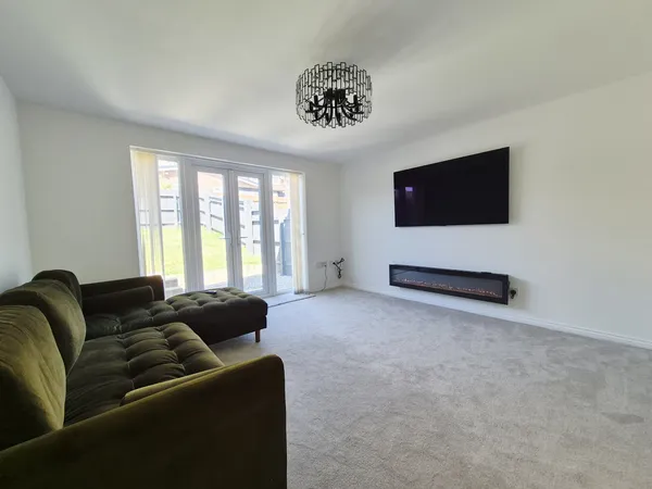 Seven Trees Avenue, BB1