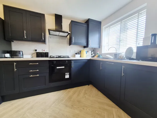 Seven Trees Avenue, BB1
