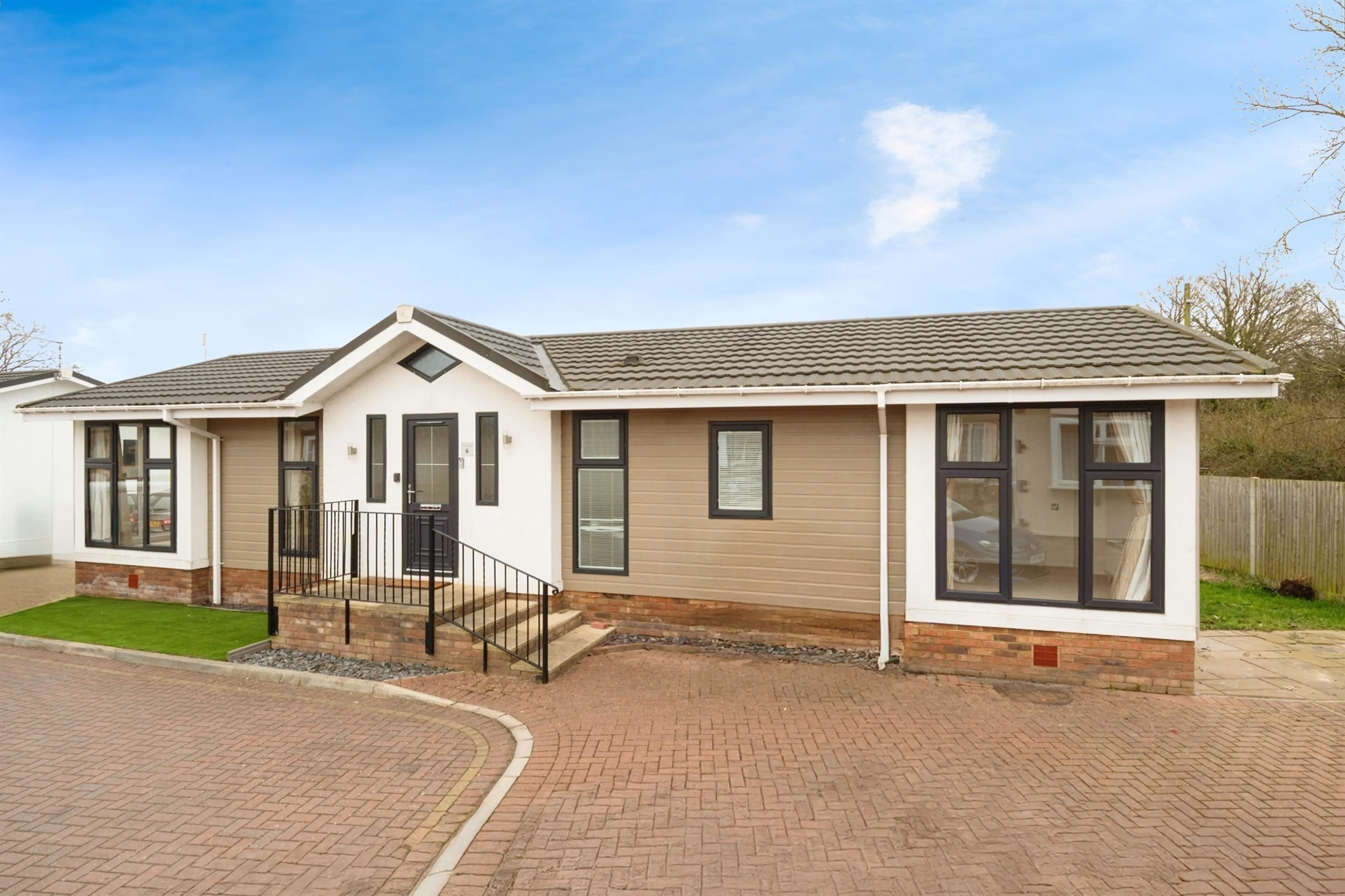 Property photo 0