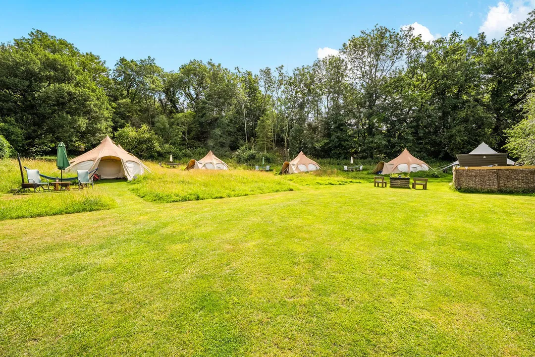 https://mr0.homeflow-assets.co.uk/files/photo/image/47869/1715/_x_/58290190.jpg