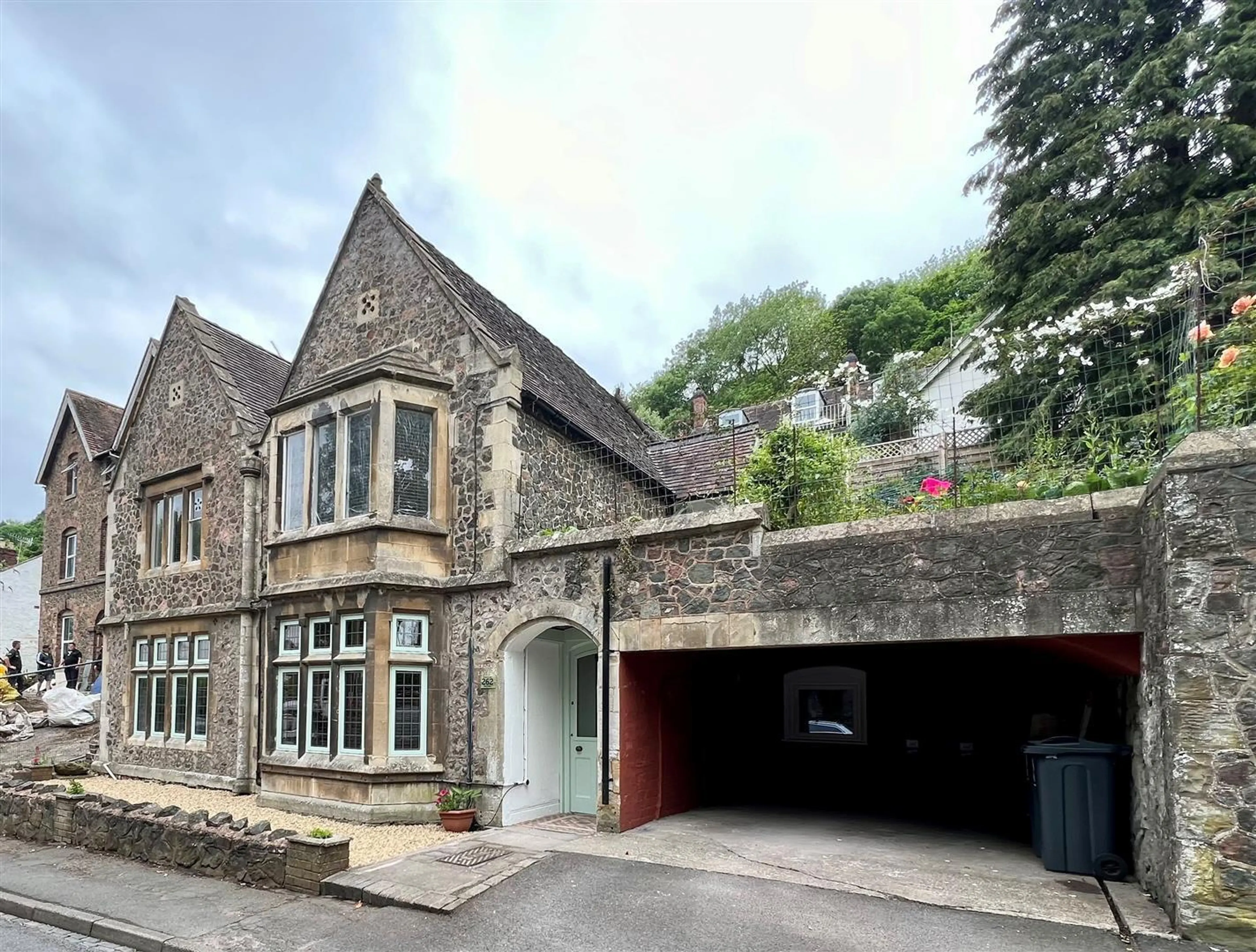 Property photo 0