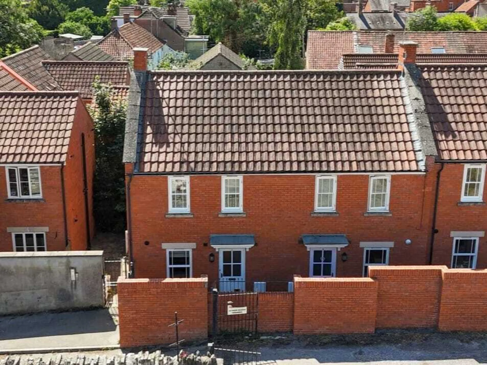https://mr0.homeflow-assets.co.uk/files/photo/image/47870/5389/_x_/58322250.jpg