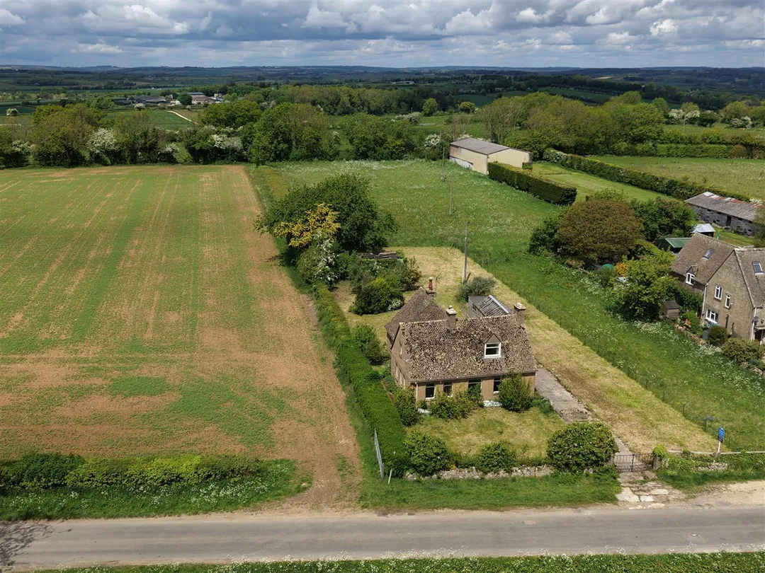 https://mr0.homeflow-assets.co.uk/files/photo/image/47871/5057/_x_/xLqWFJA9R0mhRbhSGTcX3w.jpg