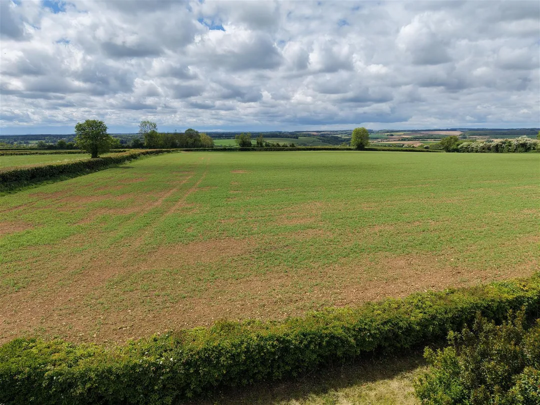 https://mr0.homeflow-assets.co.uk/files/photo/image/47871/5058/_x_/lZZMrnQ0b02WL5pGqpLlvw.jpg
