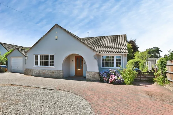 Braeside Road, St. Leonards, Ringwood...