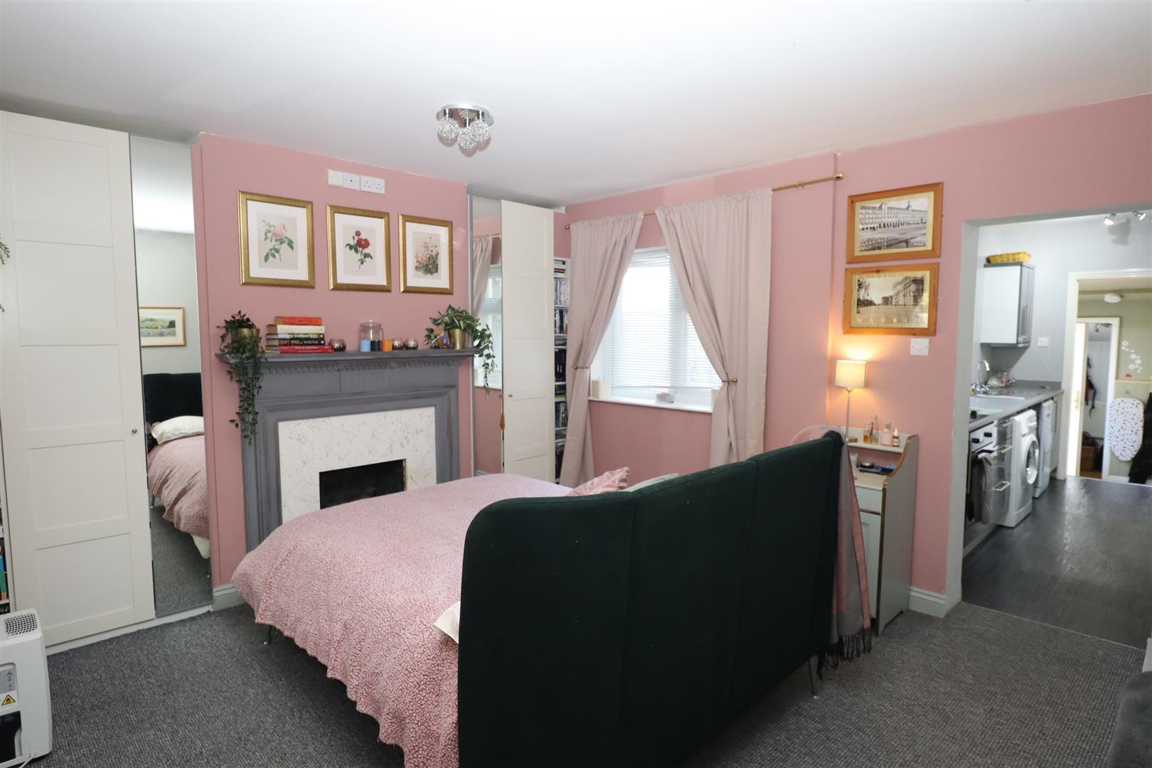 Wolverton Road, Stony Stratford, Milton Keynes Image 5