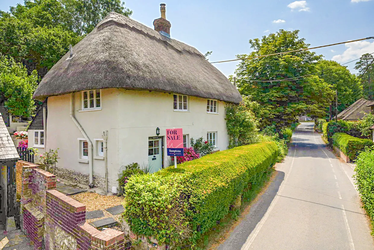 Village Street, Chilbolton, SO20 photo 1
