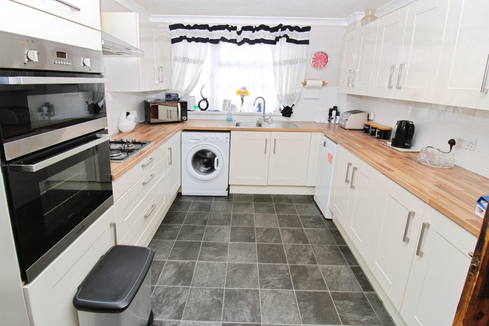 Ladyside Close, Bransholme, Hull Image 3