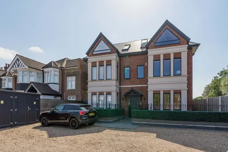 Gunnersbury Avenue, Ealing, W5