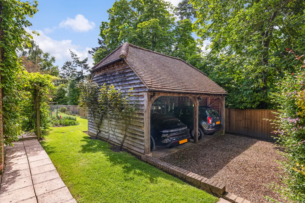 Maddox Park, Little Bookham, Leatherhead, Surrey, KT23