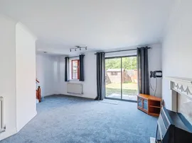 Balmoral Close, Chippenham thumb 2