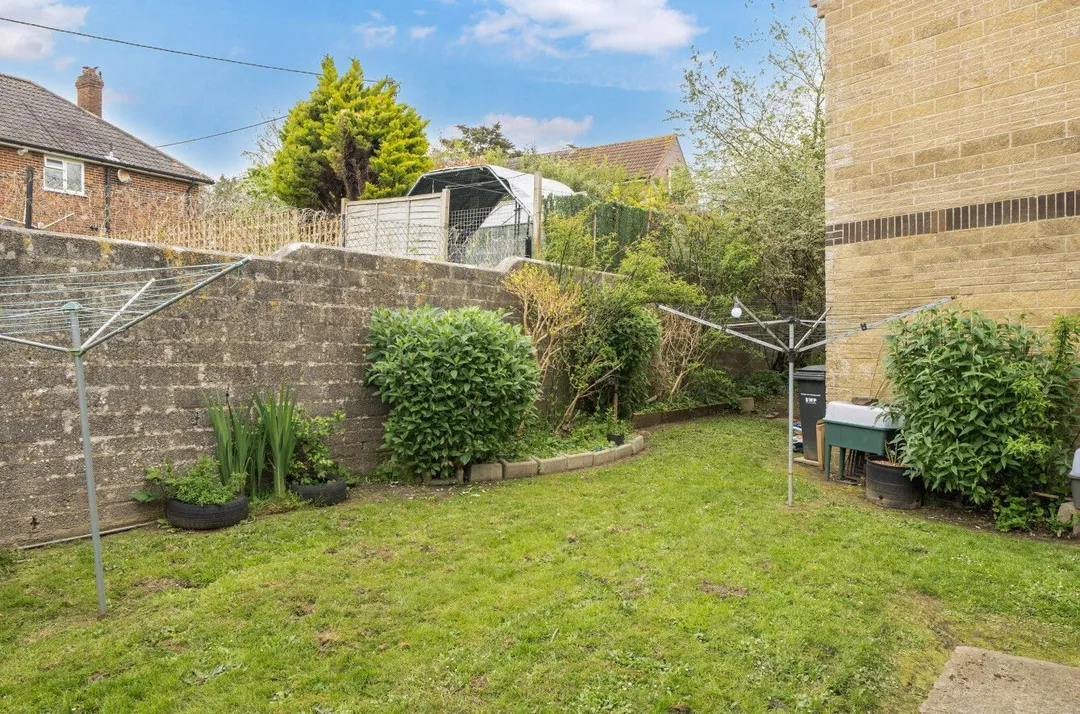 https://mr0.homeflow-assets.co.uk/files/photo/image/47874/4311/_x_/55459570.jpg