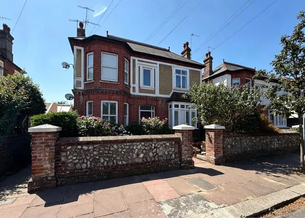 Winchester Road, Worthing, BN11