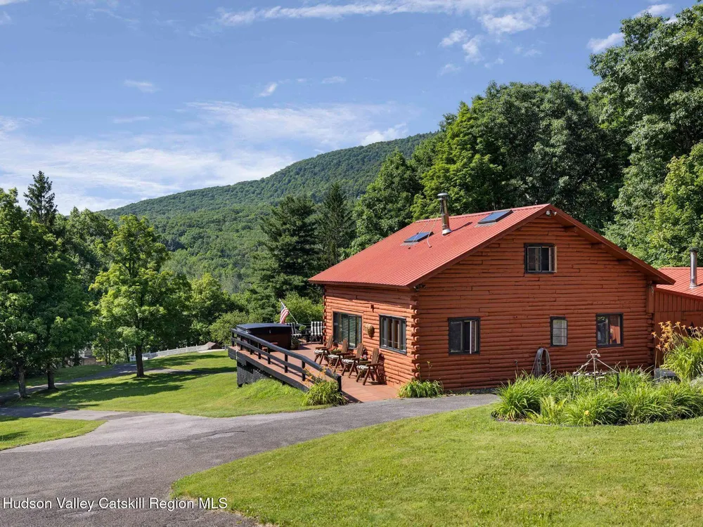 5268 County Route 20, Durham, NY 12422