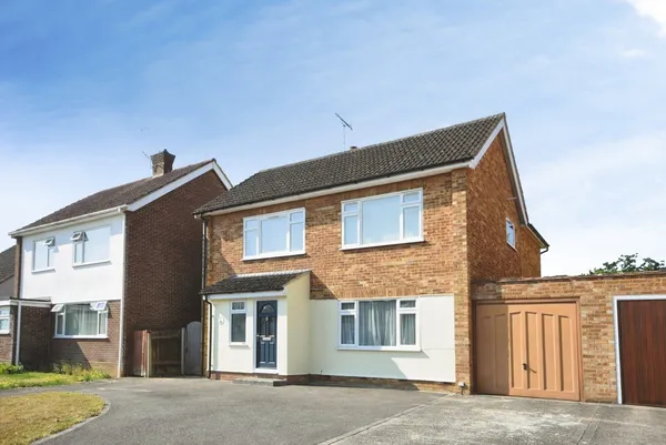 Longmead Avenue, Chelmsford, Essex, CM2
