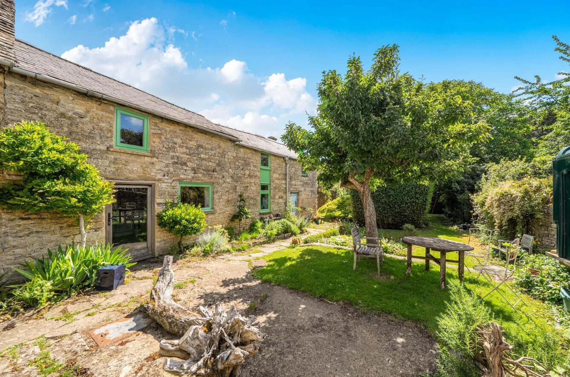 Property photo top 2
