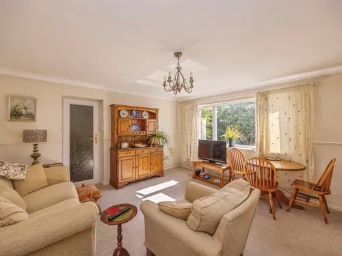 Redwing Road, Clanfield, Waterloovillephoto