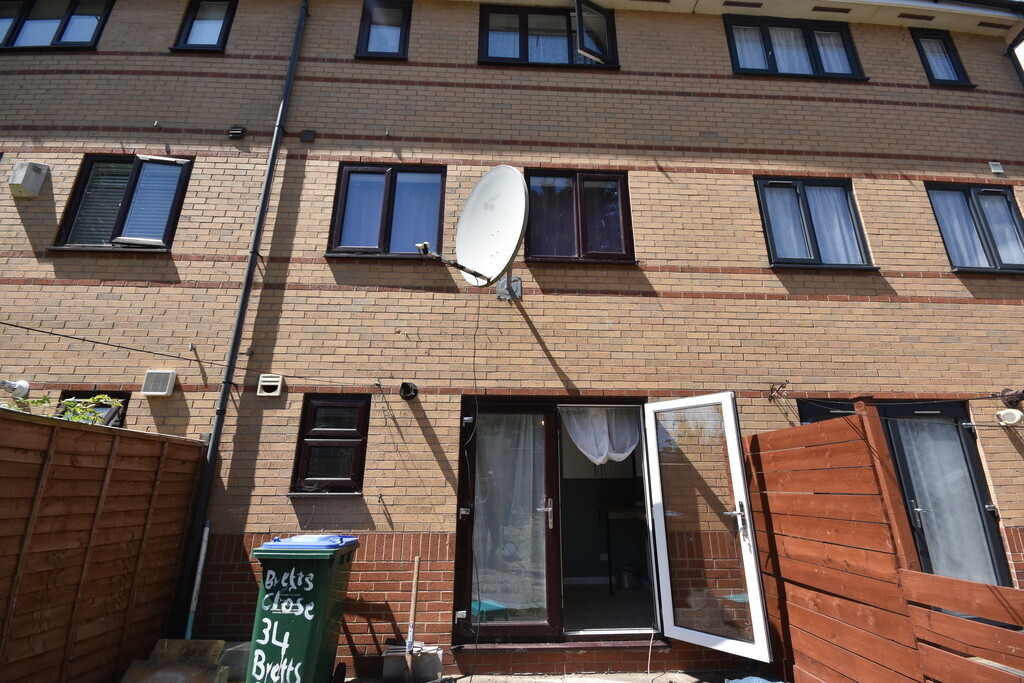 Bretts Close, Coventry Image 15