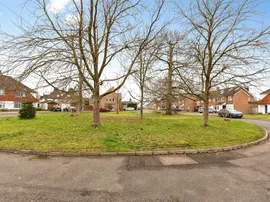 Avalon Road, Earley, Reading thumb 2