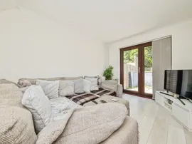 Aylward Close, Hadleigh, Ipswich thumb 2