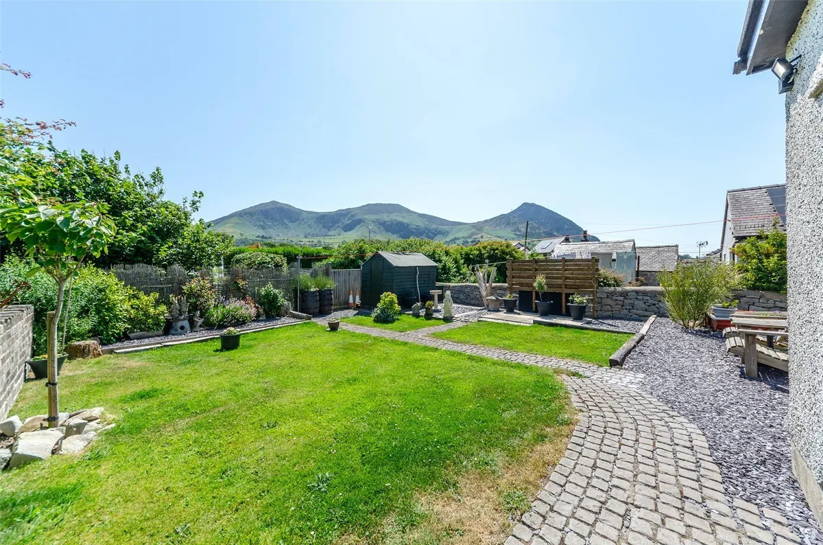 Trefor, Caernarfon, Gwynedd, LL54