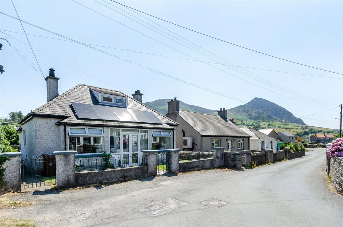 Trefor, Caernarfon, Gwynedd, LL54