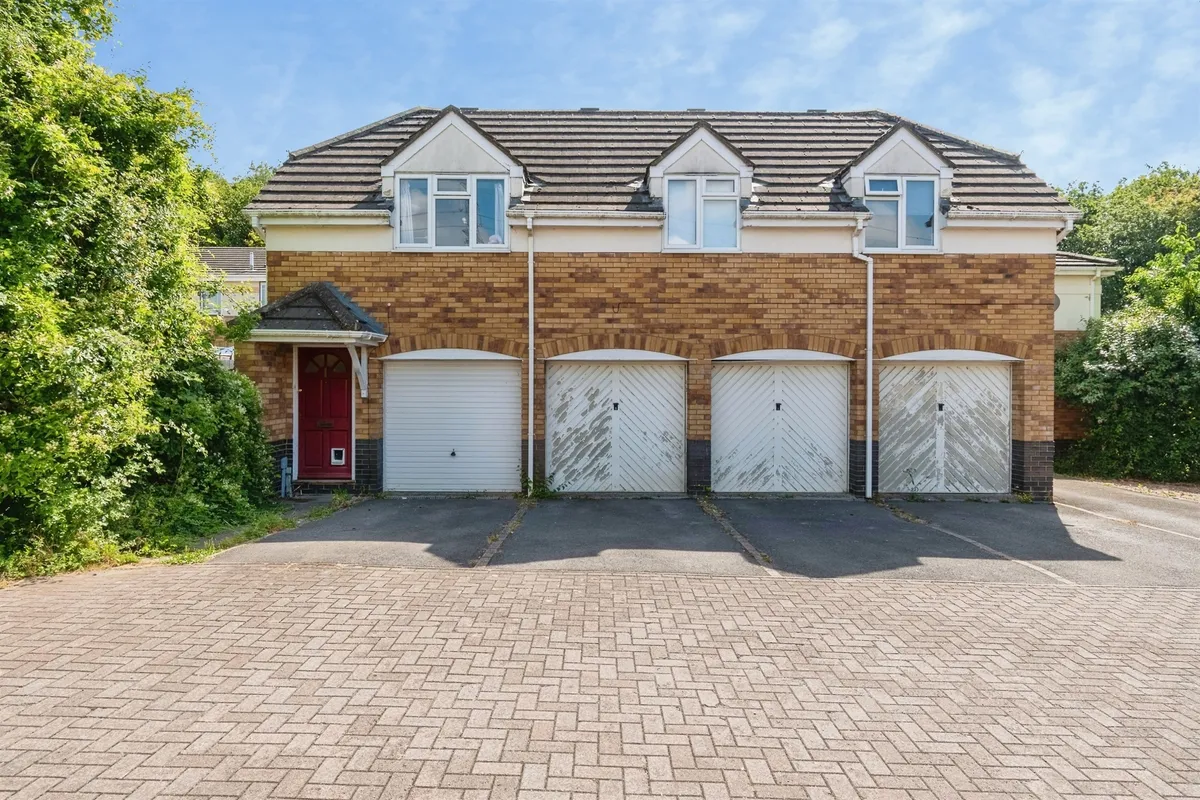 Ayr Close, Chippenham