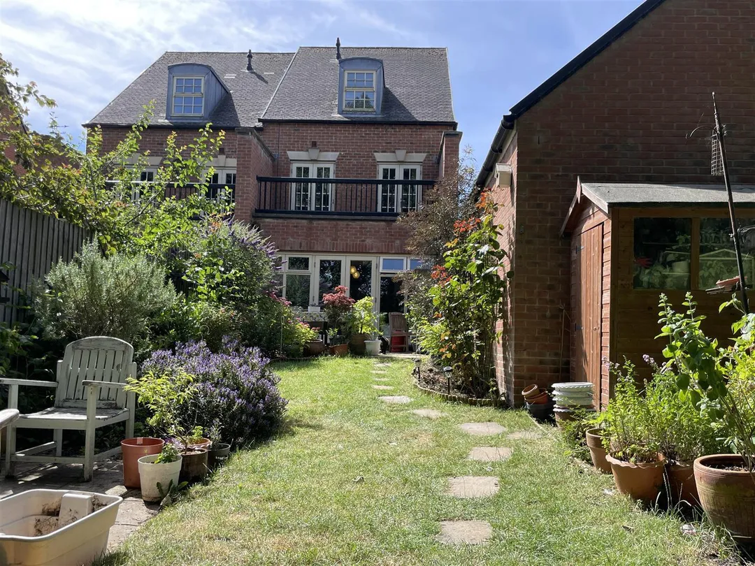 https://mr0.homeflow-assets.co.uk/files/photo/image/47881/4620/_x_/_DkyLWUZ_02w_njz3Dbjwg.jpg