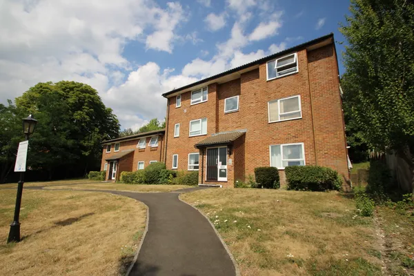 Montana Close, South Croydon, CR2 0AT