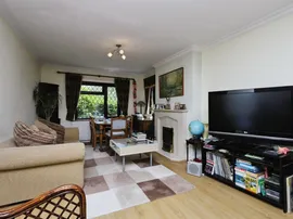 Highlands Avenue, Ridgewood, Uckfield thumb 3