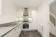 Lovegrove Way London N20 photo 3