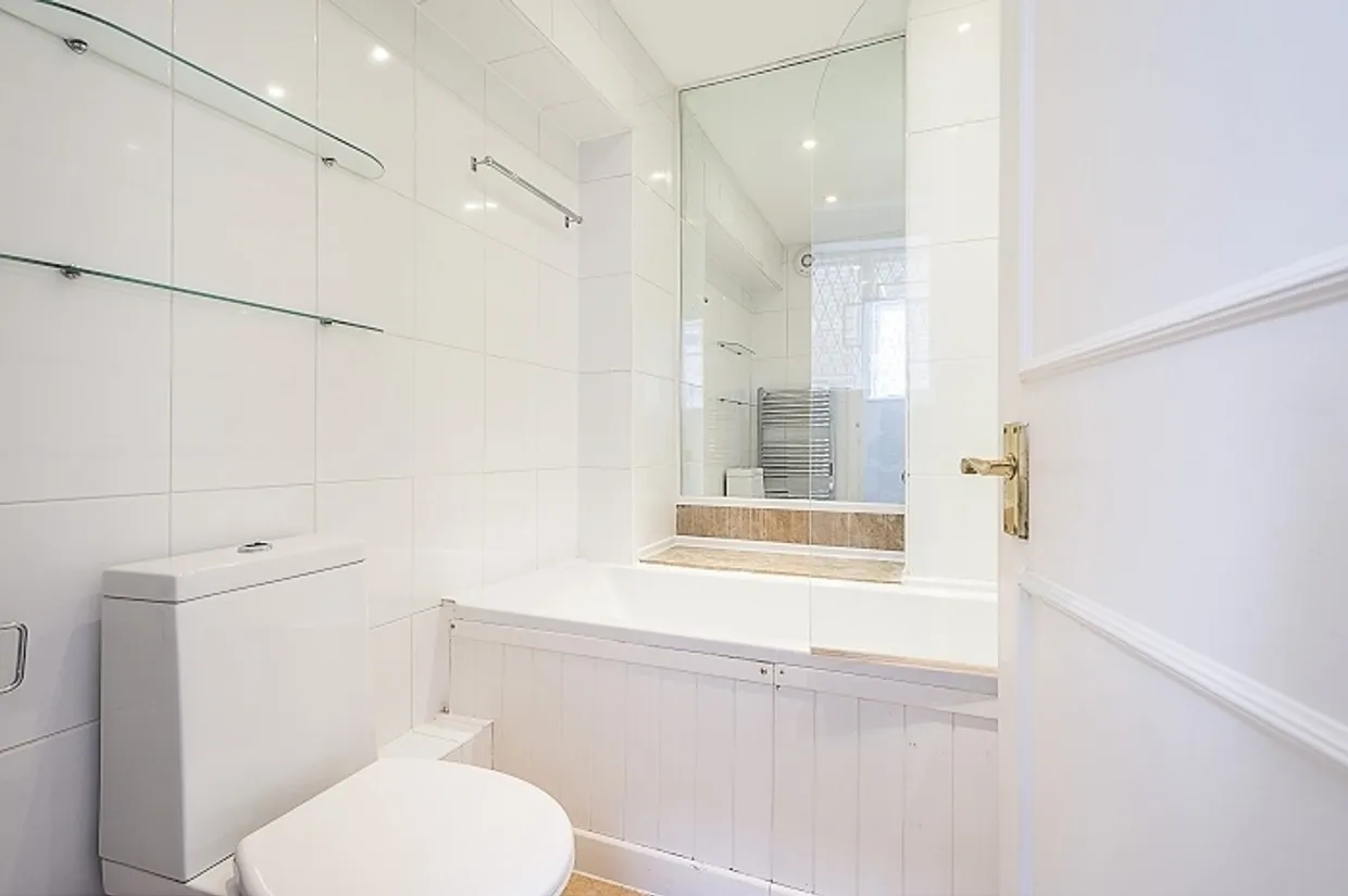 Lilyville Road Fulham SW6 photo 3