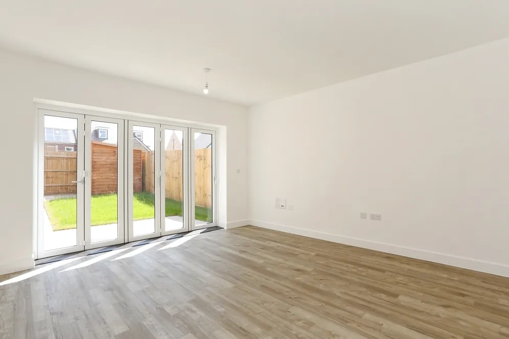 Lovegrove Way London N20 photo 5