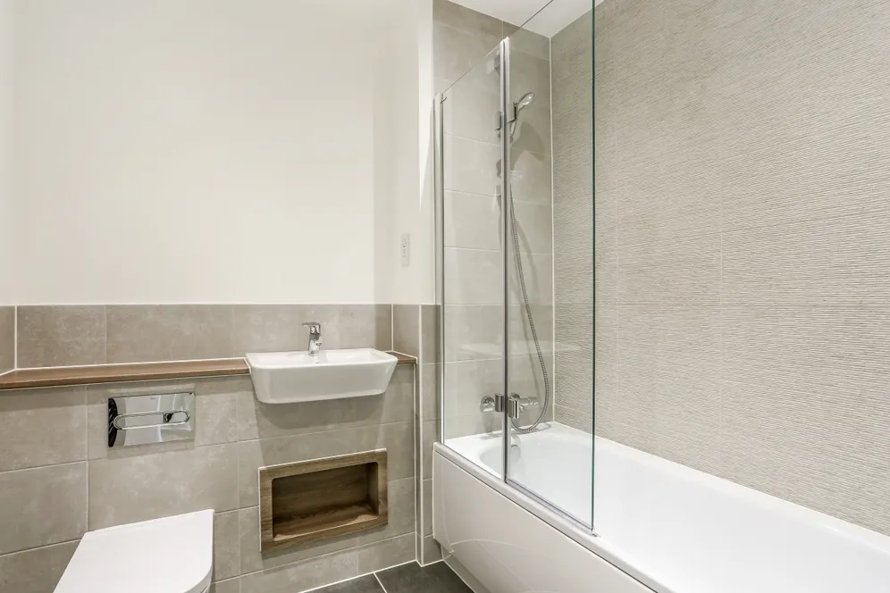 Lovegrove Way London N20 photo 13