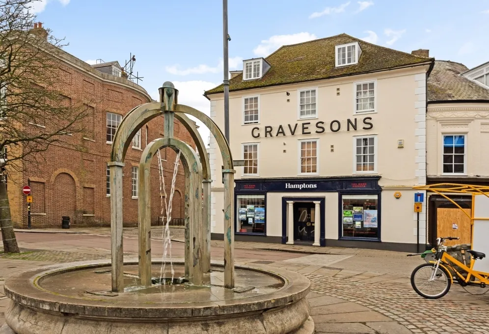 Market Place Hertford SG14 photo 16