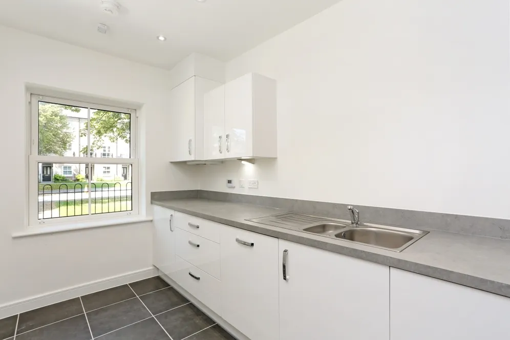 Lovegrove Way London N20 photo 19