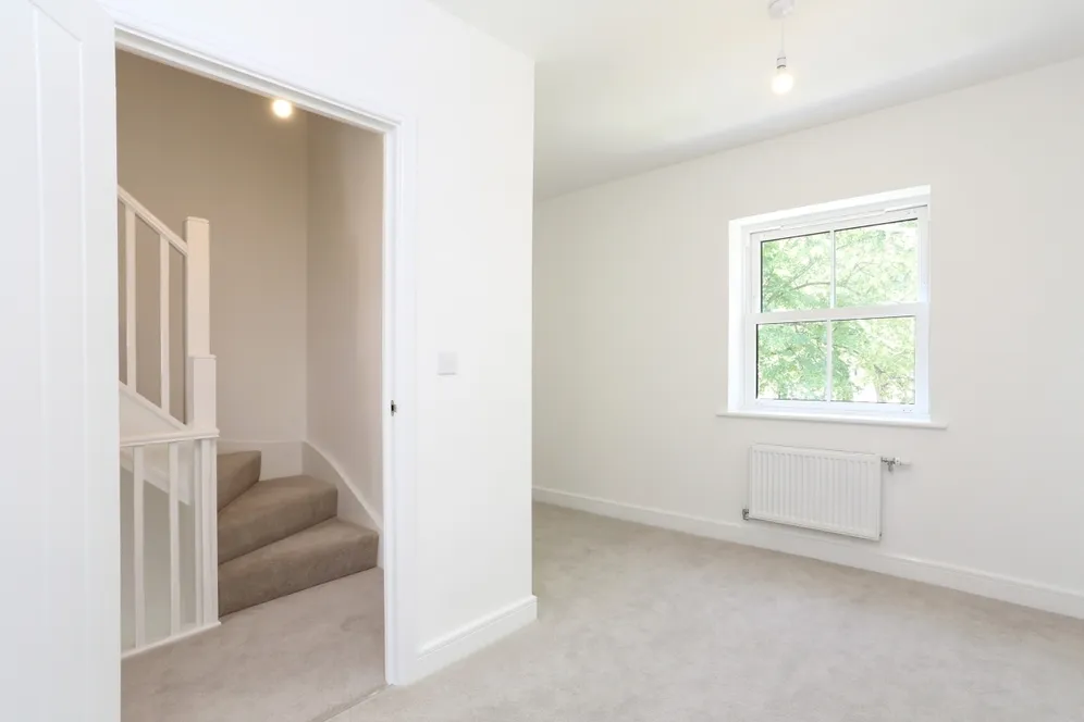 Lovegrove Way London N20 photo 21